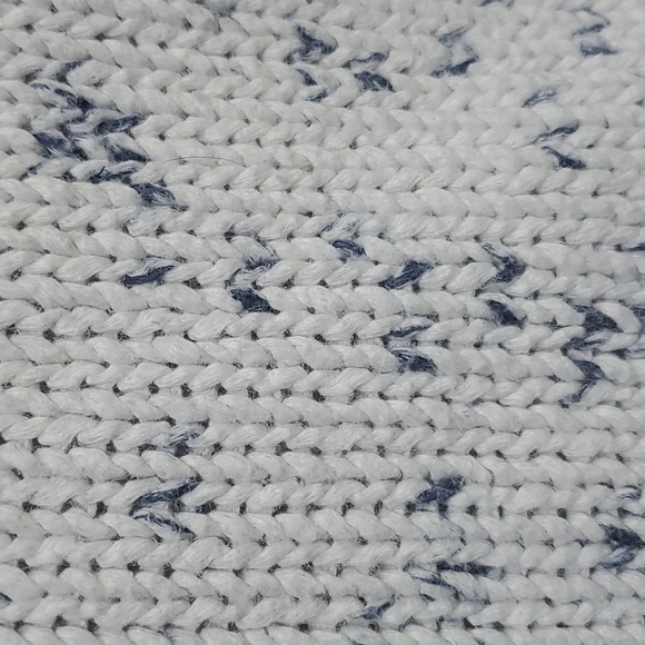 AE sweater - Picture 4 of 5